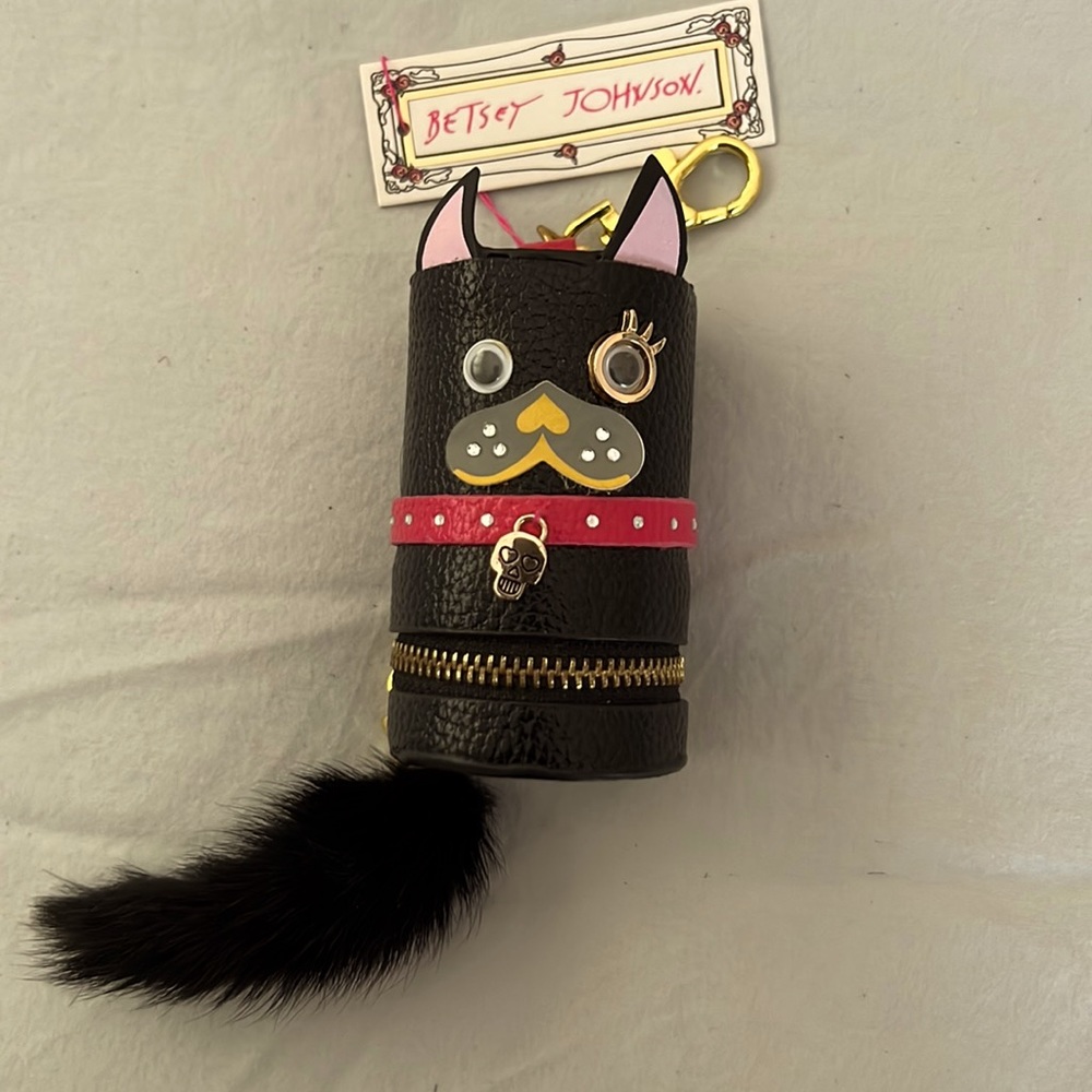Betsy Johnson doggie bag holder